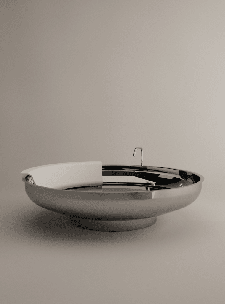 Runde freistehende Badewanne Ufo von Agape, aus glänzendem Edelstahl mit weißer Cristalplant® biobased Rückstütze, Design Benedini Associati, vor einem neutralen, hellbraunen Hintergrund.