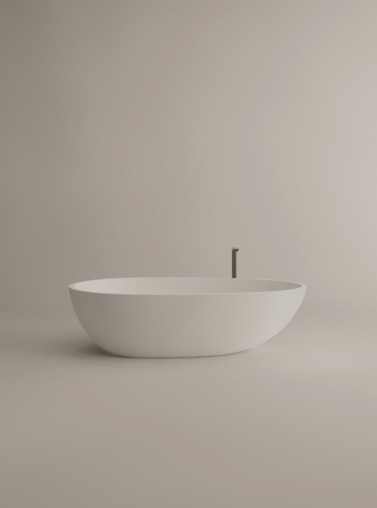 Freistehende Badewanne Spoon M von Agape in reinem Weiß aus Cristalplant biobased Mineralguss, Design Benedini Associati, mit schlankem Rand und schwarzer Armatur.