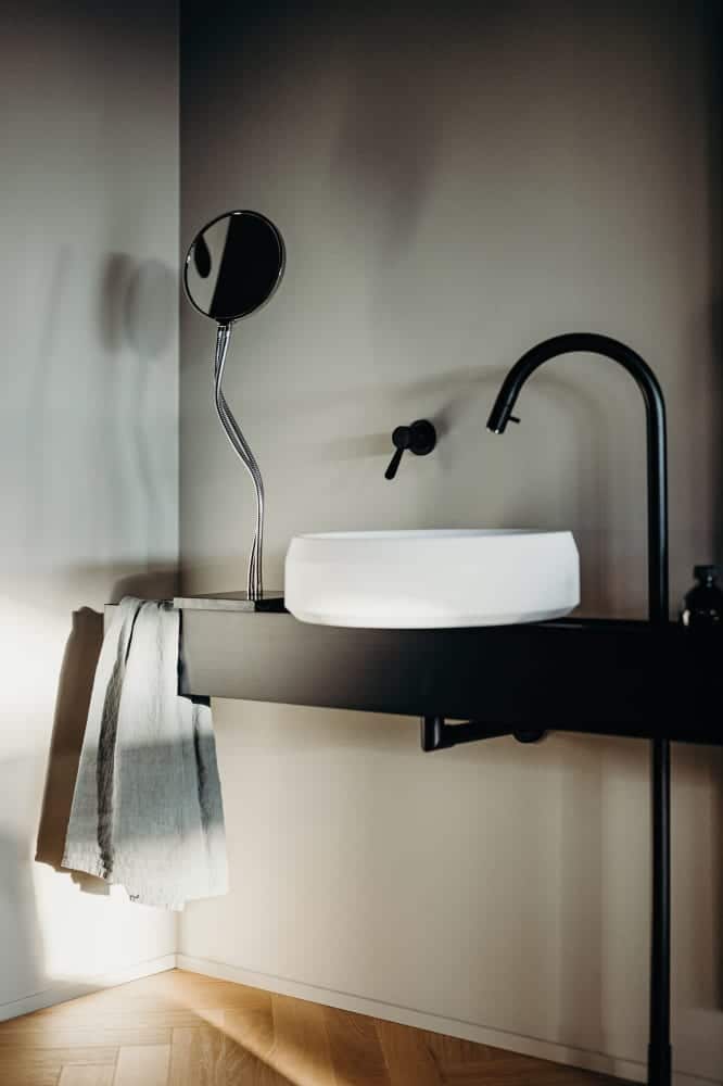 Agape-Armatur Fez 2 mit Waschbecken, modernes Bad-Design