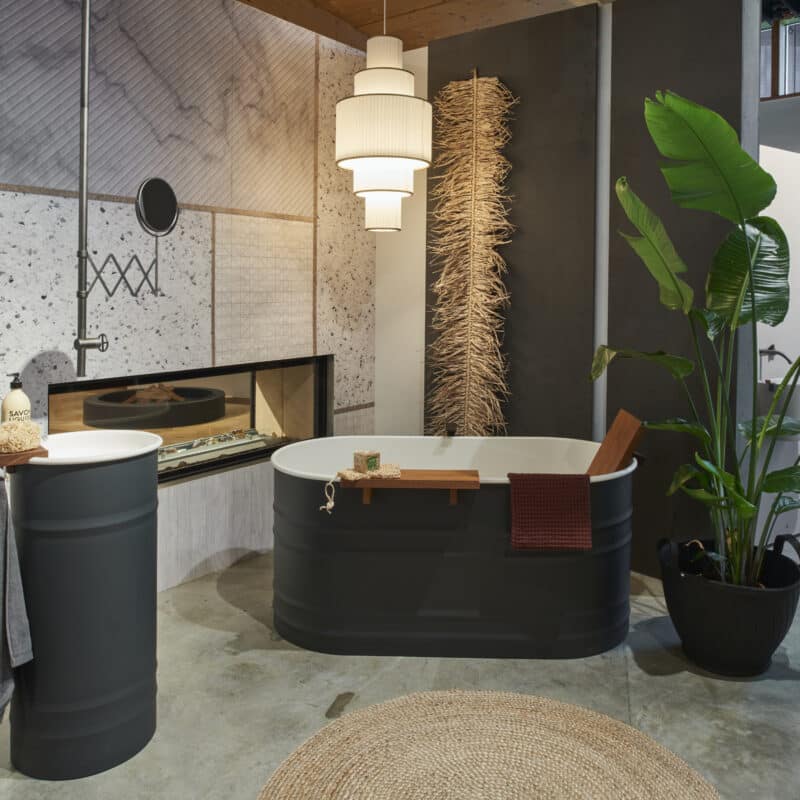 Vieques XS freistehende Badewanne mit Rückenlehne aus Iroko