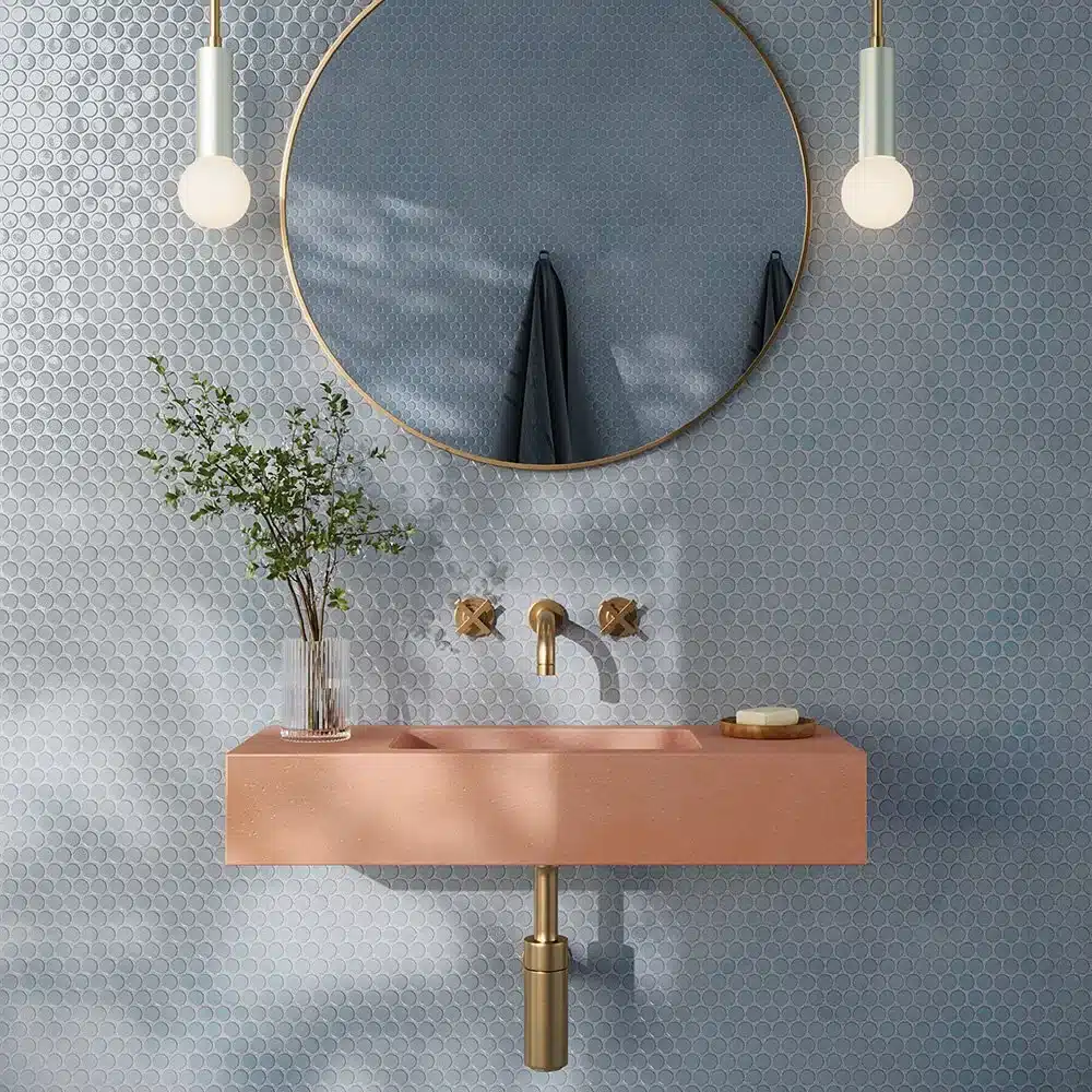 Kast Concrete Basins Pitch Waschbecken rechteckig wandmontiert, kupfer Copper, zentrales Becken Ablageflächen beidseitig